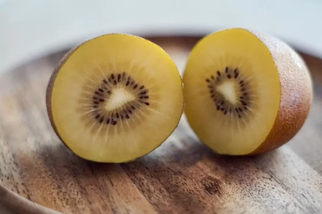 Todo lo que necesitas saber sobre el kiwi beneficios usos y curiosidades