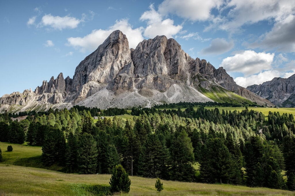 Acampar en la montaña en primavera en los Alpes suizos Consejos y recomendaciones