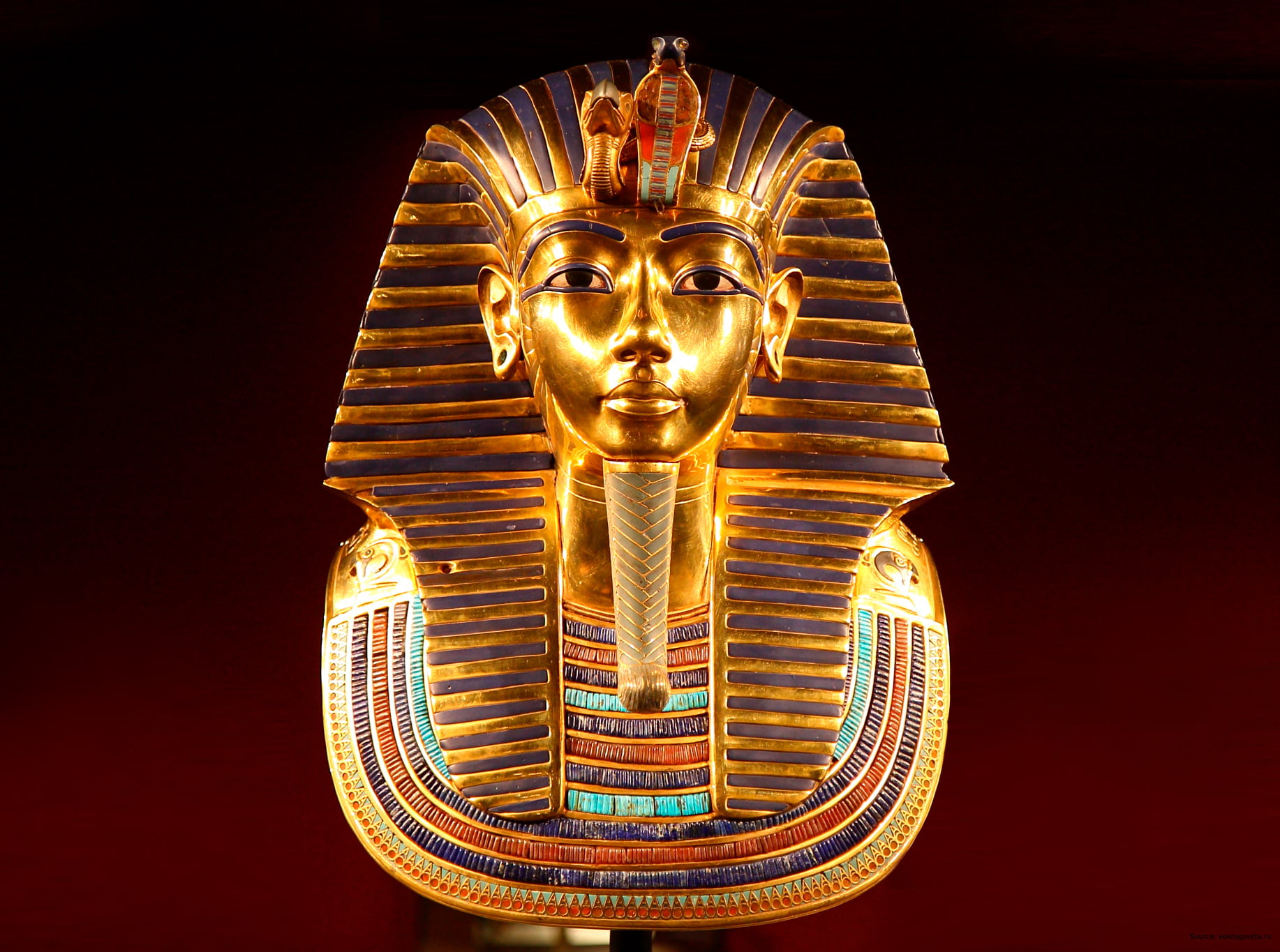 Cuál es la historia detrás de la máscara de Tutankamón y su maldición