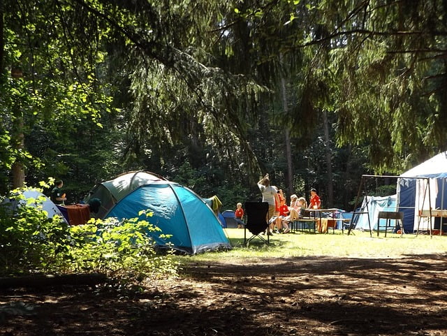 Aventuras en la naturaleza los mejores destinos para senderismo y camping en Andalucía