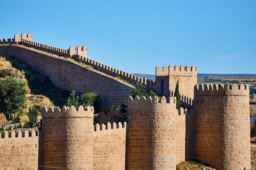 Destinos menos conocidos pero increíbles descubre la belleza escondida en Ávila