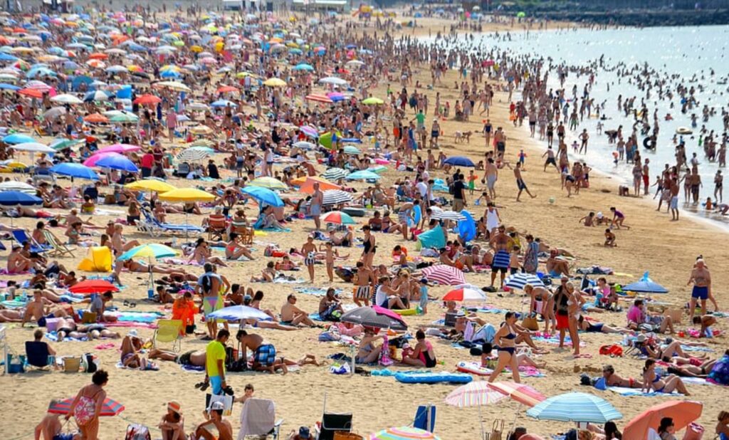 El impacto del turismo en las playas y cómo ser un viajero responsable
