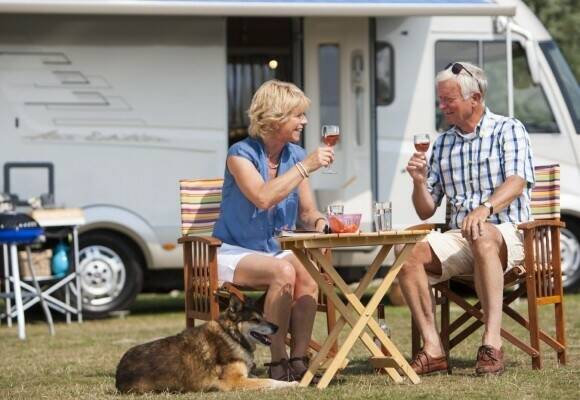 Encuentra campings de autocaravanas pet-friendly en España