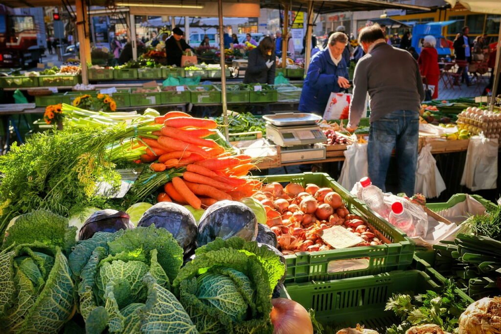 Explora la Magia de los Mercados Locales en tus Viajes