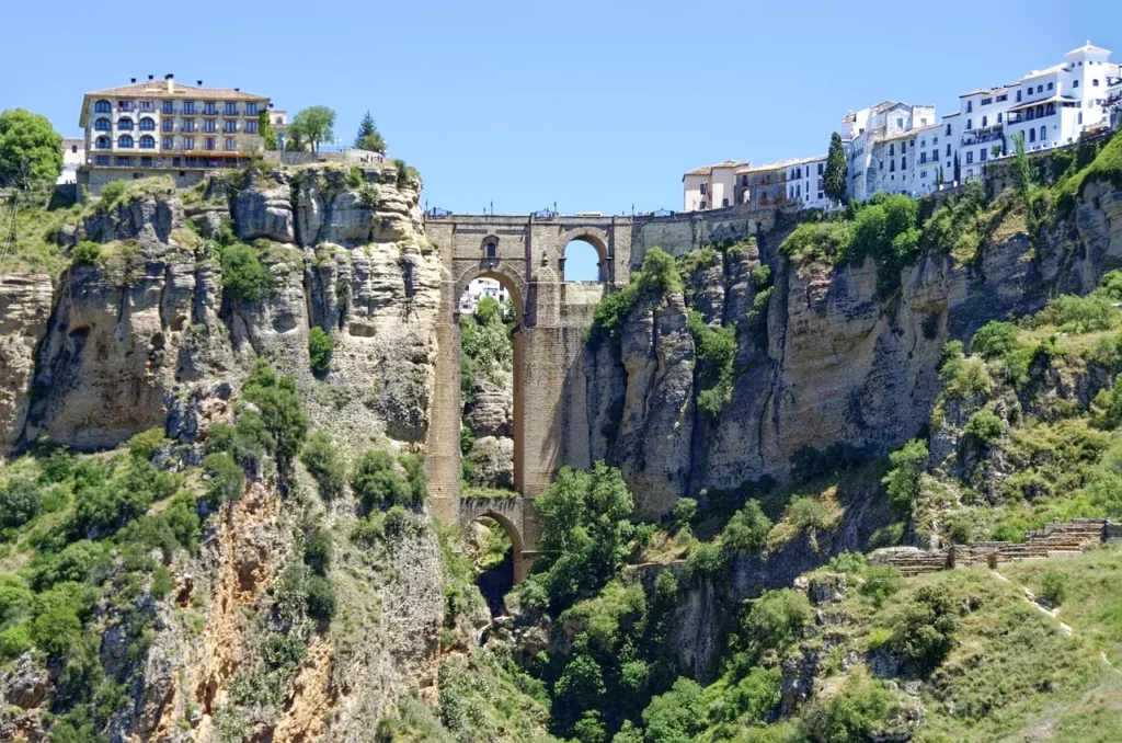 Destinos para amantes del arte museos, galerías y arte callejero en Ronda